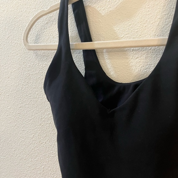 Lululemon Align Tank Top Size 2 Black Removable pads included - Picture 7 of 9